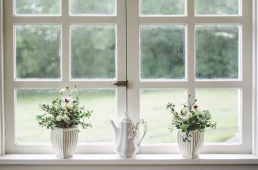 Enhance-your-bathroom-aesthetics-and-functionality-with-the-perfect-windows